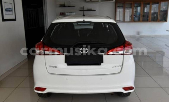 Acheter Occasion Voiture Toyota Yaris Blanc à Beitbridge, Matabeleland South Acheter Occasion Voiture Toyota Yaris Blanc à Beitbridge, Matabeleland South