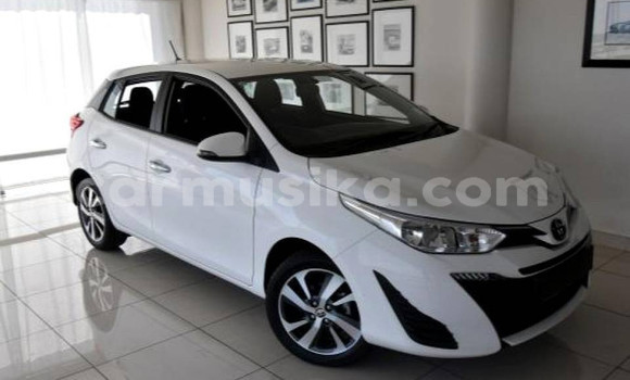 Acheter Occasion Voiture Toyota Yaris Blanc à Beitbridge, Matabeleland South Acheter Occasion Voiture Toyota Yaris Blanc à Beitbridge, Matabeleland South