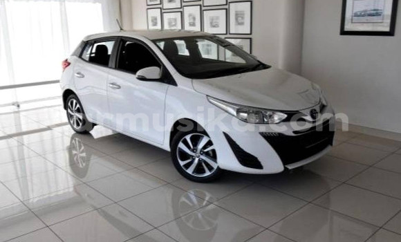 Acheter Occasion Voiture Toyota Yaris Blanc à Beitbridge, Matabeleland South Acheter Occasion Voiture Toyota Yaris Blanc à Beitbridge, Matabeleland South