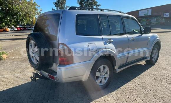 Acheter Occasion Voiture Mitsubishi Pajero Gris à Beitbridge, Matabeleland South Acheter Occasion Voiture Mitsubishi Pajero Gris à Beitbridge, Matabeleland South