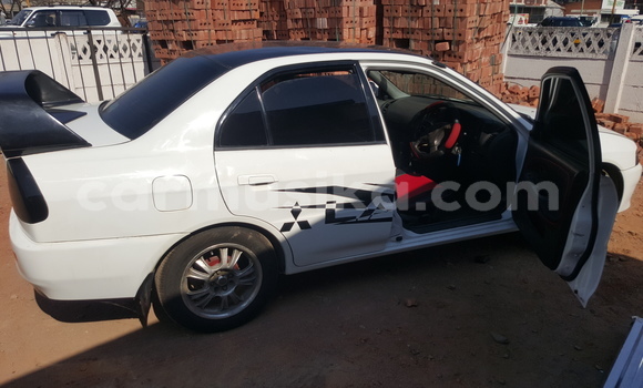 Acheter Occasion Voiture Mitsubishi Lancer Blanc à Bulawayo, Bulawayo Acheter Occasion Voiture Mitsubishi Lancer Blanc à Bulawayo, Bulawayo