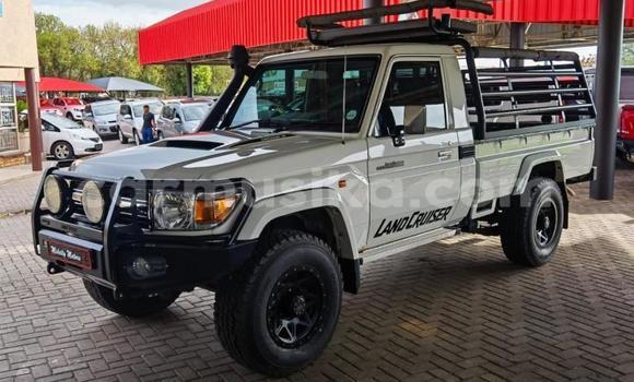 Nunua Ilio tumika Toyota Land Cruiser Nyeupe Gari ndani ya Beitbridge nchini Matabeleland Kusini Nunua Ilio tumika Toyota Land Cruiser Nyeupe Gari ndani ya Beitbridge nchini Matabeleland Kusini