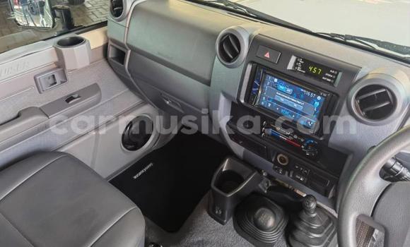 Nunua Ilio tumika Toyota Land Cruiser Nyeupe Gari ndani ya Beitbridge nchini Matabeleland Kusini Nunua Ilio tumika Toyota Land Cruiser Nyeupe Gari ndani ya Beitbridge nchini Matabeleland Kusini
