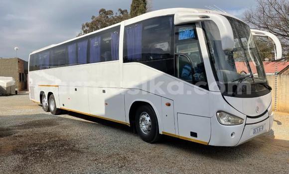 Tenga Tsaru Mercedes‒Benz Sprinter Chena Rori in Beitbridge in Matabeleland South