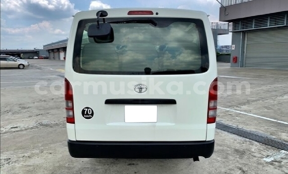 Tenga Tsaru Toyota Hiace Chena Mota in Beitbridge in Matabeleland South Tenga Tsaru Toyota Hiace Chena Mota in Beitbridge in Matabeleland South