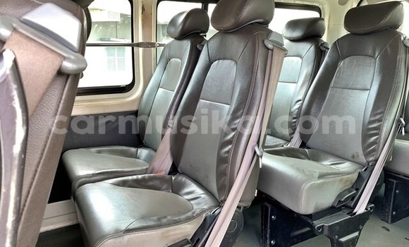 Tenga Tsaru Toyota Hiace Chena Mota in Beitbridge in Matabeleland South Tenga Tsaru Toyota Hiace Chena Mota in Beitbridge in Matabeleland South