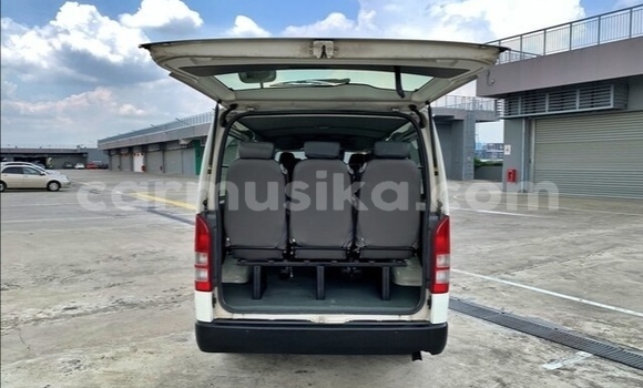 Tenga Tsaru Toyota Hiace Chena Mota in Beitbridge in Matabeleland South Tenga Tsaru Toyota Hiace Chena Mota in Beitbridge in Matabeleland South