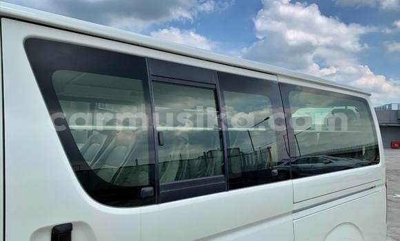 Tenga Tsaru Toyota Hiace Chena Mota in Beitbridge in Matabeleland South Tenga Tsaru Toyota Hiace Chena Mota in Beitbridge in Matabeleland South