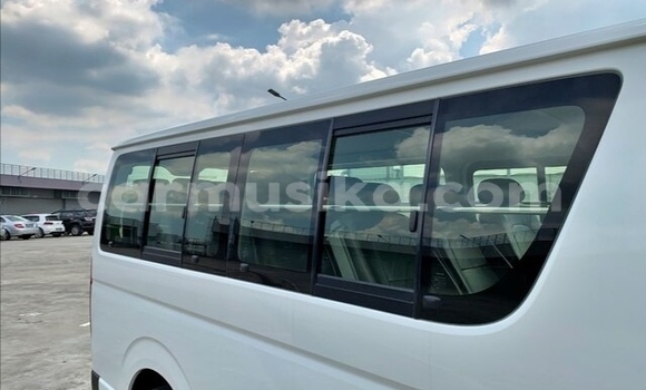 Tenga Tsaru Toyota Hiace Chena Mota in Beitbridge in Matabeleland South Tenga Tsaru Toyota Hiace Chena Mota in Beitbridge in Matabeleland South