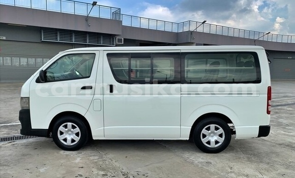 Tenga Tsaru Toyota Hiace Chena Mota in Beitbridge in Matabeleland South Tenga Tsaru Toyota Hiace Chena Mota in Beitbridge in Matabeleland South