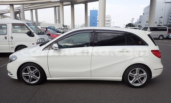 Nunua Ilio tumika Mercedes‒Benz B-klasse Nyeupe Gari ndani ya Beitbridge nchini Matabeleland Kusini Nunua Ilio tumika Mercedes‒Benz B-klasse Nyeupe Gari ndani ya Beitbridge nchini Matabeleland Kusini