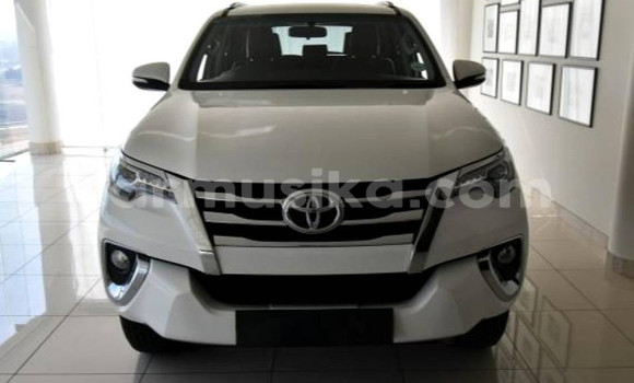 Buy Used Toyota Fortuner White Car in Beitbridge in Matabeleland South