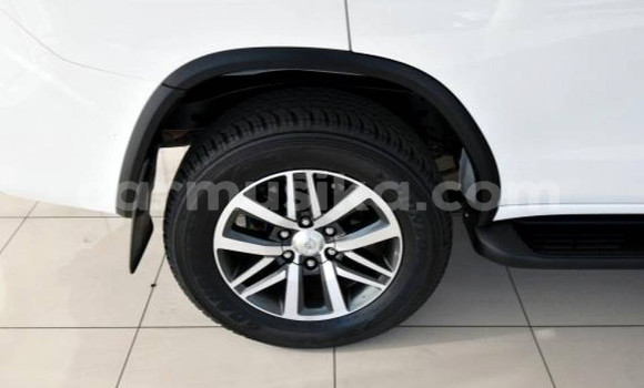 Acheter Occasion Voiture Toyota Fortuner Blanc à Beitbridge, Matabeleland South Acheter Occasion Voiture Toyota Fortuner Blanc à Beitbridge, Matabeleland South