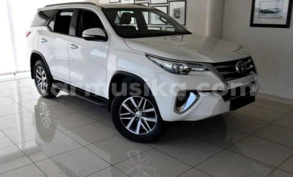 Acheter Occasion Voiture Toyota Fortuner Blanc à Beitbridge, Matabeleland South Acheter Occasion Voiture Toyota Fortuner Blanc à Beitbridge, Matabeleland South