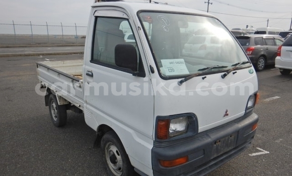 Tenga Tsaru Mitsubishi Minicab Chena Mota in Beitbridge in Matabeleland South Tenga Tsaru Mitsubishi Minicab Chena Mota in Beitbridge in Matabeleland South