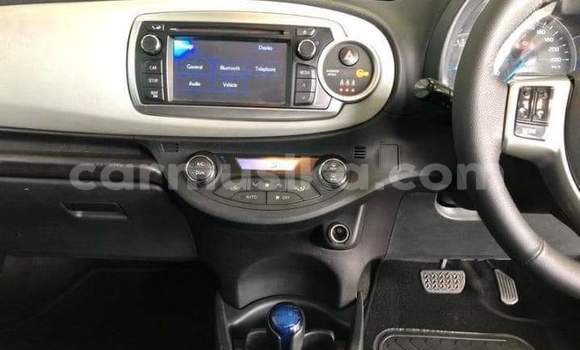 Acheter Occasion Voiture Toyota Yaris Bleu à Beitbridge, Matabeleland South Acheter Occasion Voiture Toyota Yaris Bleu à Beitbridge, Matabeleland South