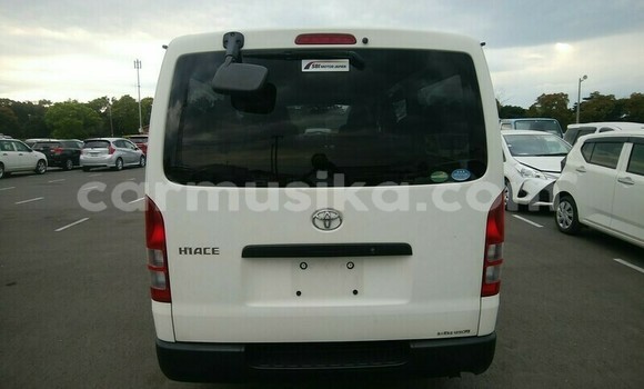 Tenga Tsaru Toyota Hiace Chena Mota in Beitbridge in Matabeleland South Tenga Tsaru Toyota Hiace Chena Mota in Beitbridge in Matabeleland South