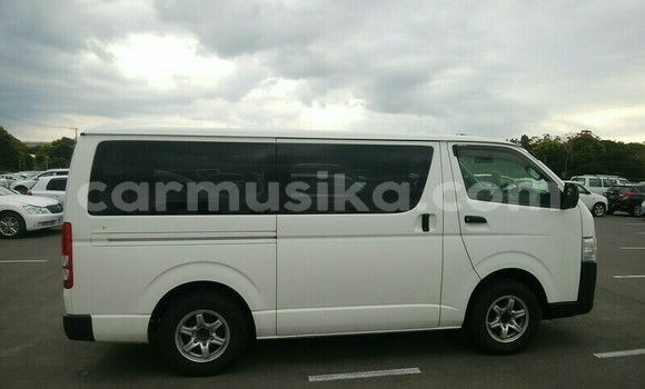 Tenga Tsaru Toyota Hiace Chena Mota in Beitbridge in Matabeleland South Tenga Tsaru Toyota Hiace Chena Mota in Beitbridge in Matabeleland South