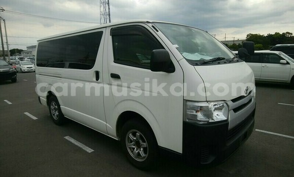 Tenga Tsaru Toyota Hiace Chena Mota in Beitbridge in Matabeleland South Tenga Tsaru Toyota Hiace Chena Mota in Beitbridge in Matabeleland South