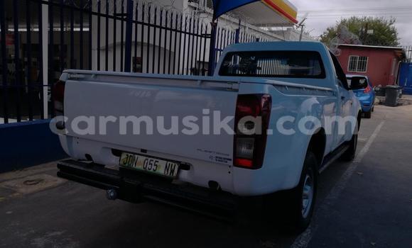 Tenga Tsaru Isuzu KB Chena Mota in Beitbridge in Matabeleland South Tenga Tsaru Isuzu KB Chena Mota in Beitbridge in Matabeleland South