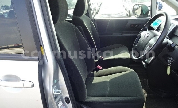 Nunua Ilio tumika Toyota Noah Fedha Gari ndani ya Beitbridge nchini Matabeleland Kusini Nunua Ilio tumika Toyota Noah Fedha Gari ndani ya Beitbridge nchini Matabeleland Kusini