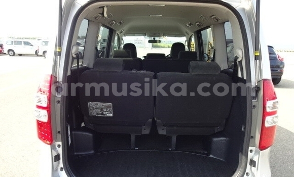 Nunua Ilio tumika Toyota Noah Fedha Gari ndani ya Beitbridge nchini Matabeleland Kusini Nunua Ilio tumika Toyota Noah Fedha Gari ndani ya Beitbridge nchini Matabeleland Kusini