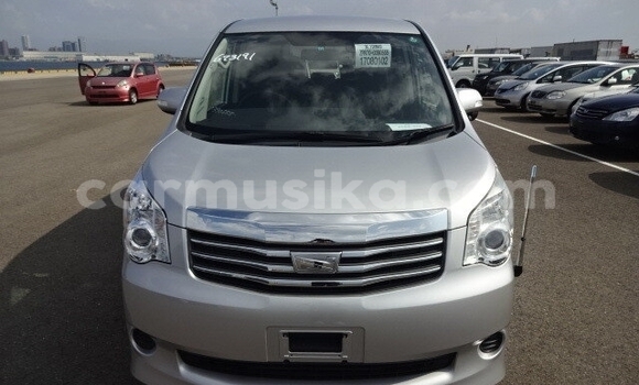 Acheter Occasion Voiture Toyota Noah Gris à Beitbridge, Matabeleland South Acheter Occasion Voiture Toyota Noah Gris à Beitbridge, Matabeleland South