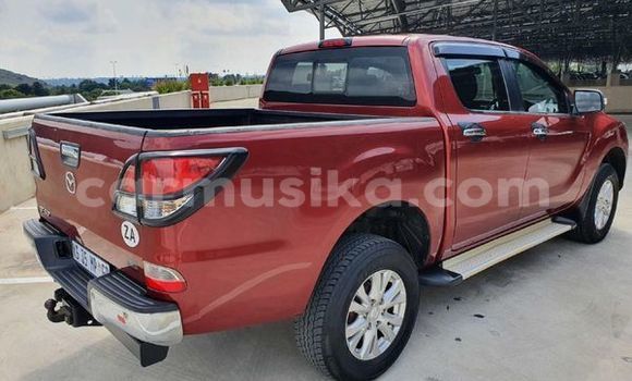 Acheter Occasion Voiture Mazda BT-50 Rouge à Beitbridge, Matabeleland South Acheter Occasion Voiture Mazda BT-50 Rouge à Beitbridge, Matabeleland South