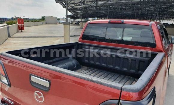 Acheter Occasion Voiture Mazda BT-50 Rouge à Beitbridge, Matabeleland South Acheter Occasion Voiture Mazda BT-50 Rouge à Beitbridge, Matabeleland South