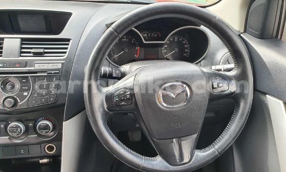 Acheter Occasion Voiture Mazda BT-50 Rouge à Beitbridge, Matabeleland South Acheter Occasion Voiture Mazda BT-50 Rouge à Beitbridge, Matabeleland South