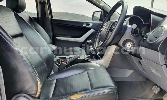 Acheter Occasion Voiture Mazda BT-50 Rouge à Beitbridge, Matabeleland South Acheter Occasion Voiture Mazda BT-50 Rouge à Beitbridge, Matabeleland South