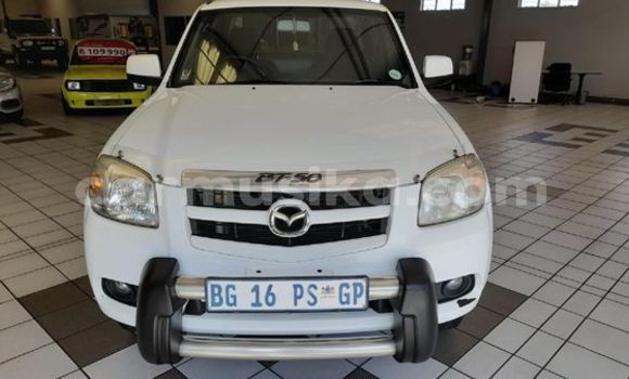 Nunua Ilio tumika Mazda BT-50 Nyeupe Gari ndani ya Beitbridge nchini Matabeleland Kusini