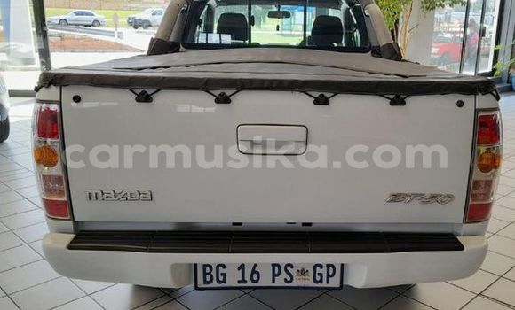 Tenga Tsaru Mazda BT-50 Chena Mota in Beitbridge in Matabeleland South Tenga Tsaru Mazda BT-50 Chena Mota in Beitbridge in Matabeleland South