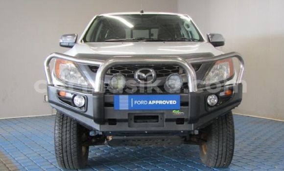 Buy Used Mazda BT-50 White Car in Beitbridge in Matabeleland South