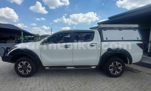 Acheter Occasion Voiture Mazda BT-50 Blanc à Beitbridge, Matabeleland South Acheter Occasion Voiture Mazda BT-50 Blanc à Beitbridge, Matabeleland South