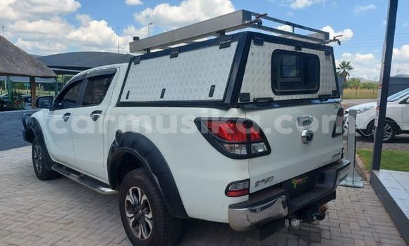 Acheter Occasion Voiture Mazda BT-50 Blanc à Beitbridge, Matabeleland South Acheter Occasion Voiture Mazda BT-50 Blanc à Beitbridge, Matabeleland South