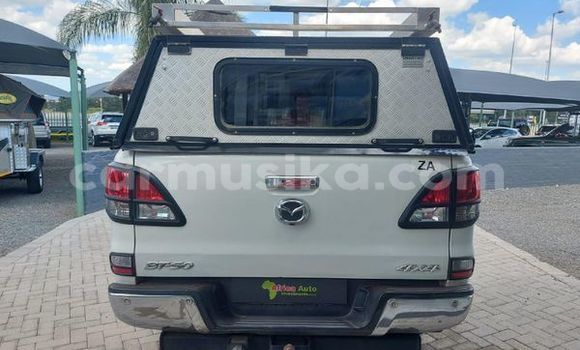 Acheter Occasion Voiture Mazda BT-50 Blanc à Beitbridge, Matabeleland South Acheter Occasion Voiture Mazda BT-50 Blanc à Beitbridge, Matabeleland South