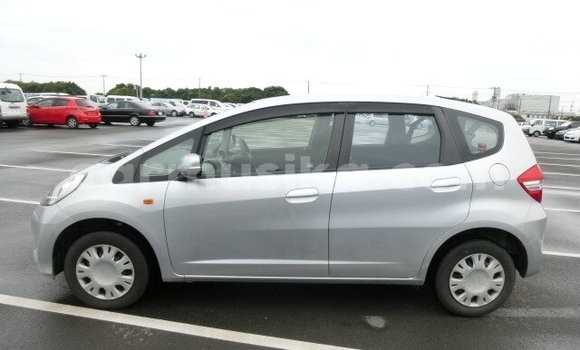 Nunua Ilio tumika Honda Fit Fedha Gari ndani ya Beitbridge nchini Matabeleland Kusini Nunua Ilio tumika Honda Fit Fedha Gari ndani ya Beitbridge nchini Matabeleland Kusini