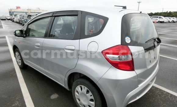 Nunua Ilio tumika Honda Fit Fedha Gari ndani ya Beitbridge nchini Matabeleland Kusini Nunua Ilio tumika Honda Fit Fedha Gari ndani ya Beitbridge nchini Matabeleland Kusini