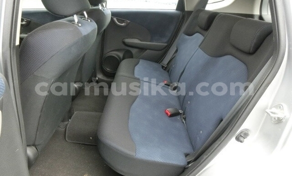 Nunua Ilio tumika Honda Fit Fedha Gari ndani ya Beitbridge nchini Matabeleland Kusini Nunua Ilio tumika Honda Fit Fedha Gari ndani ya Beitbridge nchini Matabeleland Kusini