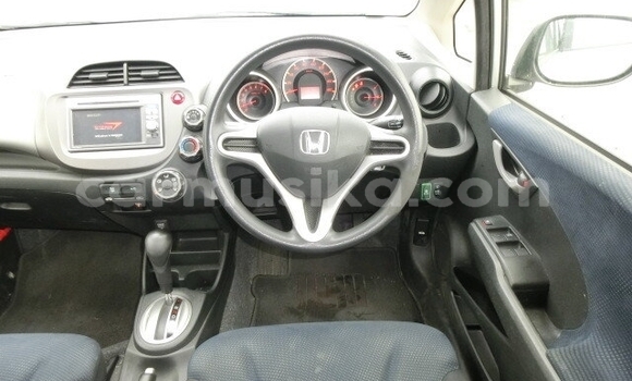 Nunua Ilio tumika Honda Fit Fedha Gari ndani ya Beitbridge nchini Matabeleland Kusini Nunua Ilio tumika Honda Fit Fedha Gari ndani ya Beitbridge nchini Matabeleland Kusini