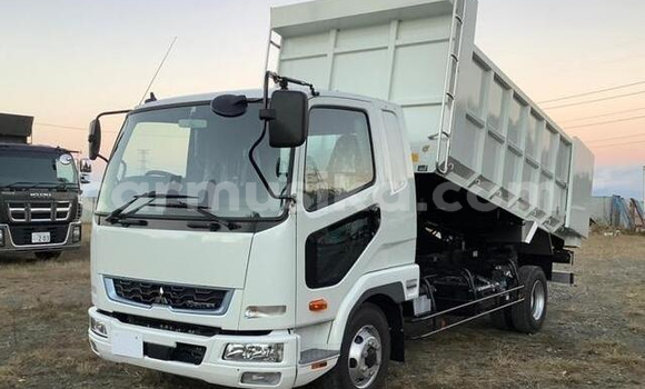 Acheter Occasion Utilitaire Mitsubishi Fuso Blanc à Beitbridge, Matabeleland South Acheter Occasion Utilitaire Mitsubishi Fuso Blanc à Beitbridge, Matabeleland South