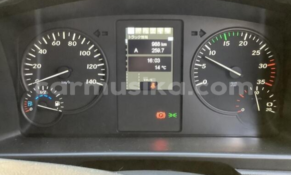 Acheter Occasion Utilitaire Mitsubishi Fuso Blanc à Beitbridge, Matabeleland South Acheter Occasion Utilitaire Mitsubishi Fuso Blanc à Beitbridge, Matabeleland South