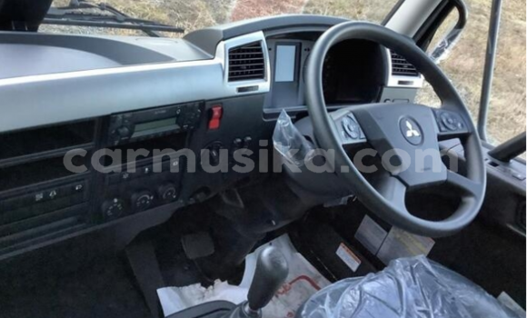 Acheter Occasion Utilitaire Mitsubishi Fuso Blanc à Beitbridge, Matabeleland South Acheter Occasion Utilitaire Mitsubishi Fuso Blanc à Beitbridge, Matabeleland South