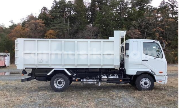Acheter Occasion Utilitaire Mitsubishi Fuso Blanc à Beitbridge, Matabeleland South Acheter Occasion Utilitaire Mitsubishi Fuso Blanc à Beitbridge, Matabeleland South