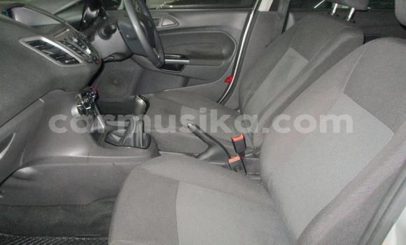 Acheter Occasion Voiture Ford Fiesta Gris à Beitbridge, Matabeleland South Acheter Occasion Voiture Ford Fiesta Gris à Beitbridge, Matabeleland South