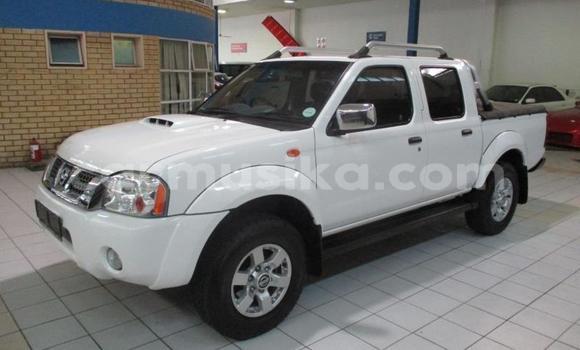 Acheter Occasion Voiture Nissan Hardbody Blanc à Beitbridge, Matabeleland South Acheter Occasion Voiture Nissan Hardbody Blanc à Beitbridge, Matabeleland South