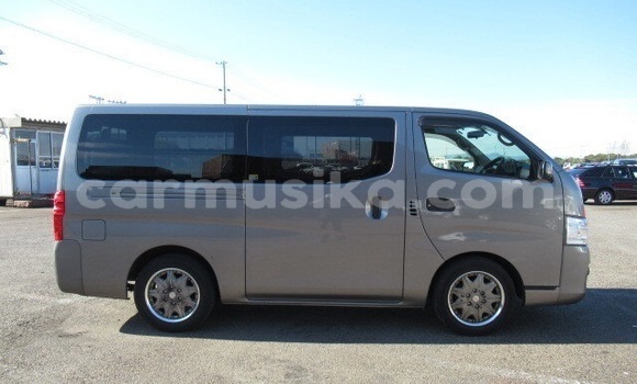 Acheter Occasion Voiture Nissan NV350 Caravan Gris à Harare, Harare Acheter Occasion Voiture Nissan NV350 Caravan Gris à Harare, Harare