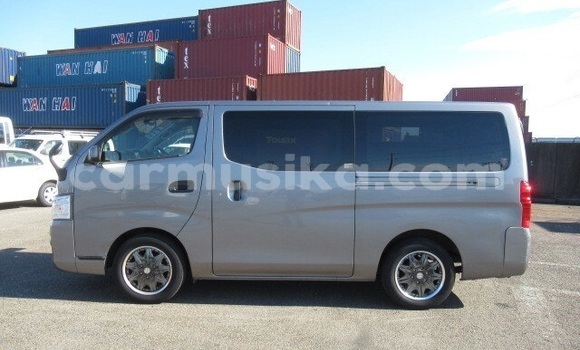 Acheter Occasion Voiture Nissan NV350 Caravan Gris à Harare, Harare Acheter Occasion Voiture Nissan NV350 Caravan Gris à Harare, Harare