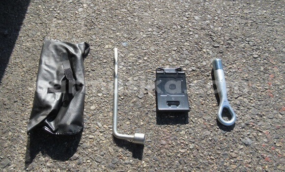 Acheter Occasion Voiture Nissan NV350 Caravan Gris à Harare, Harare Acheter Occasion Voiture Nissan NV350 Caravan Gris à Harare, Harare